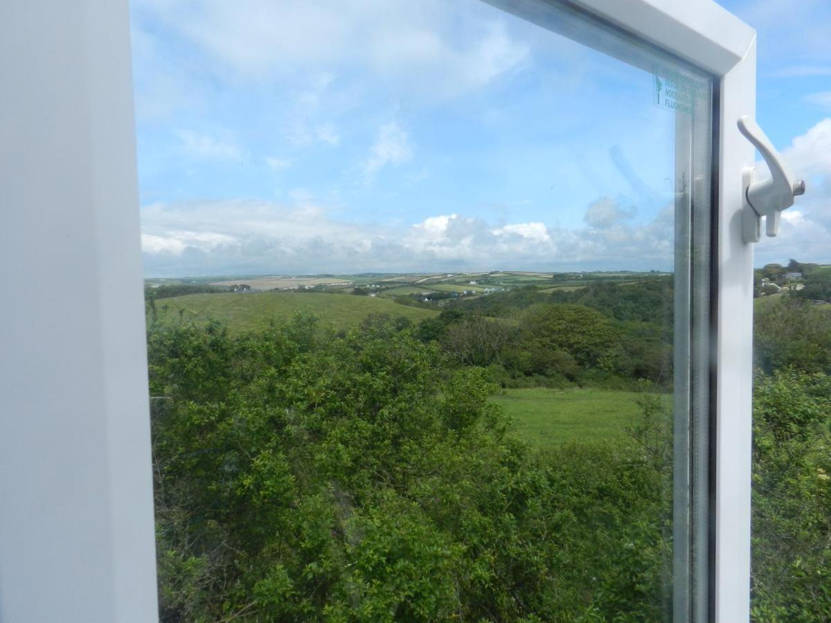 Cwtch Caravans Little Haven Extérieur photo